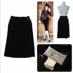 1950’s black velvet high waisted skirt, S